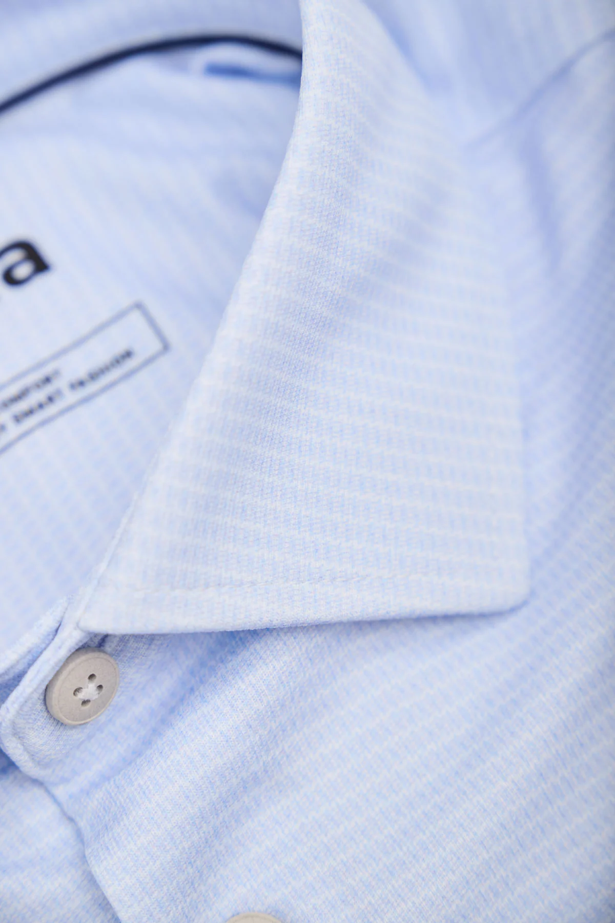 Camisa de vestir hombre estampado mosaico celeste regular - Image 6