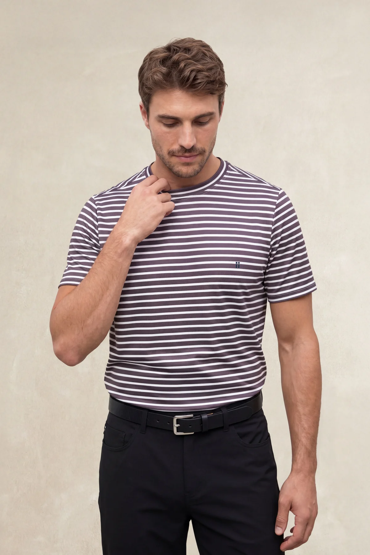 Camiseta hombre cuello redondo estampado rayas moradas Soft - Image 5