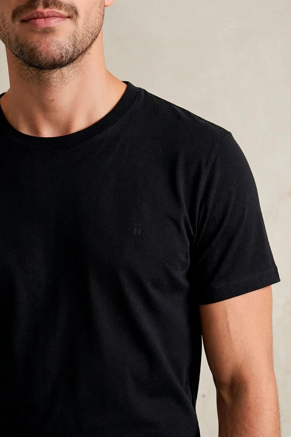 Camiseta hombre cuello redondo negra Soft - Image 6