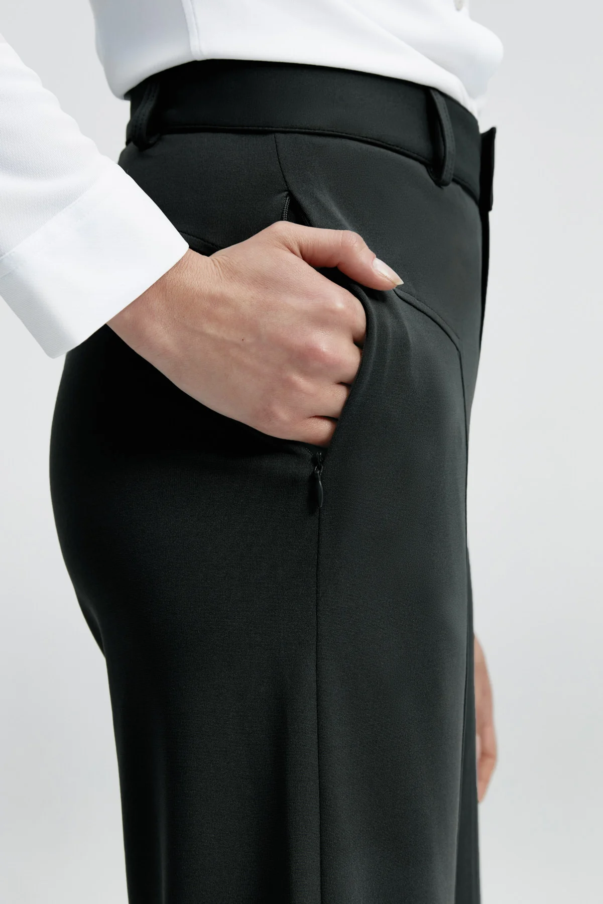 Pantalón 24/7 de mujer negro - Image 4